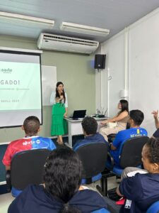 Treinamento de manuseio e biossegurança do material perfuro cortante, biológico e químico.